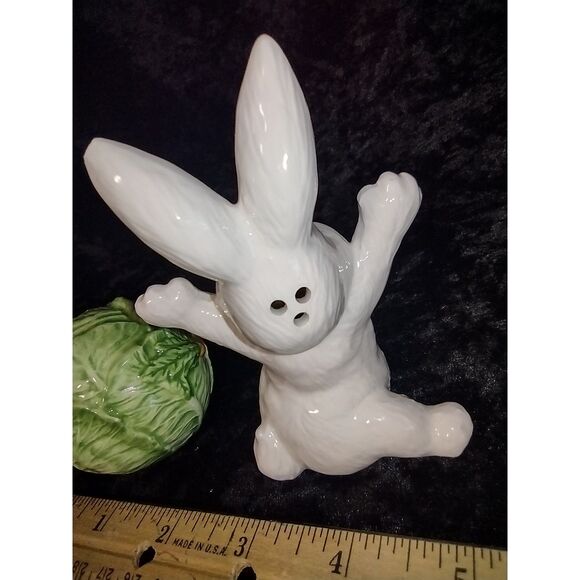 Vintage Easter Bunny Peter Rabbit and Head of Lettuce Salt and Pepper Shaker Set - Picture 4 of 8